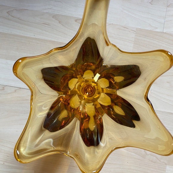 Viking Glass handkerchief vase, 6 point, molded foot, hand blown. MCM  VTG 1950s - Picture 2 of 6